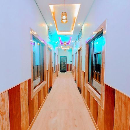 Shri Radhe Radhe Guest House In-Front Of Ram Janam Bhumi Main Gate Fully Ac All Rooms Ayodhya Екстериор снимка